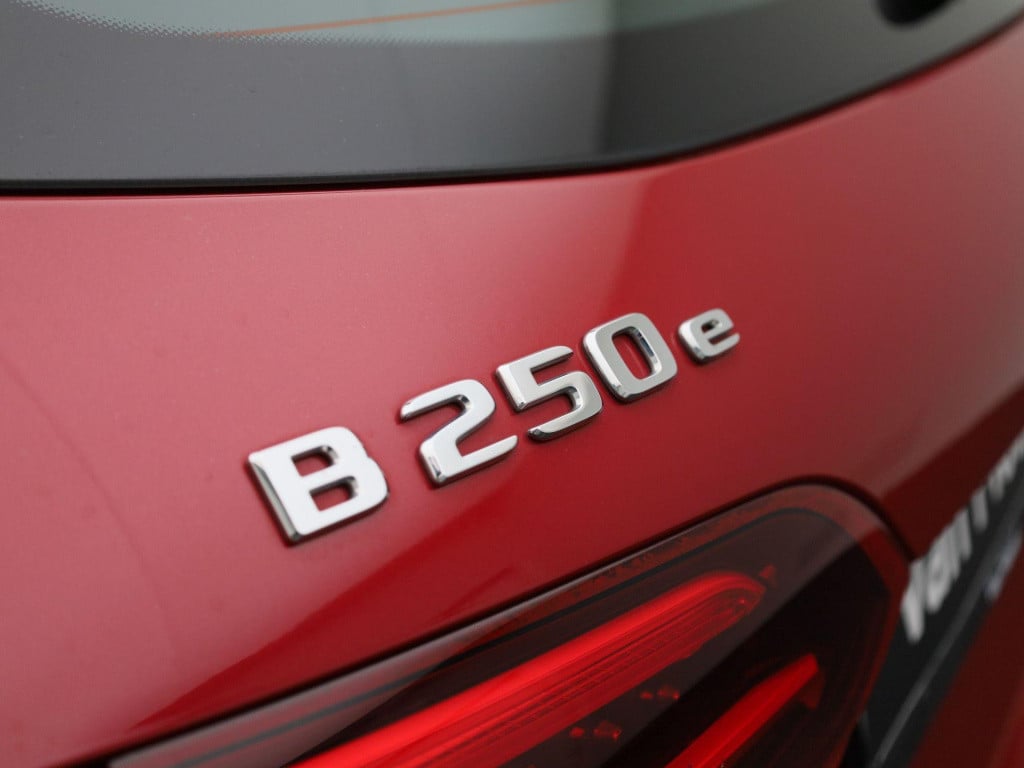 Mercedes-Benz B-Klasse 250 e business solution luxury limited | automaat | 