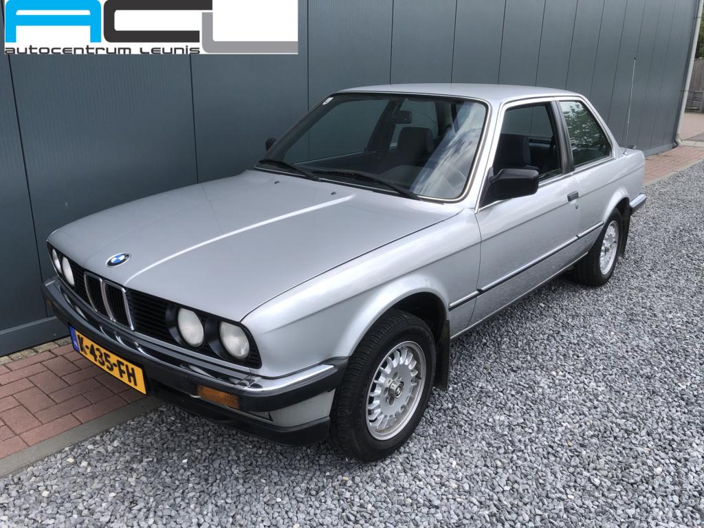 BMW 3-serie 318i 90pk sedan e30