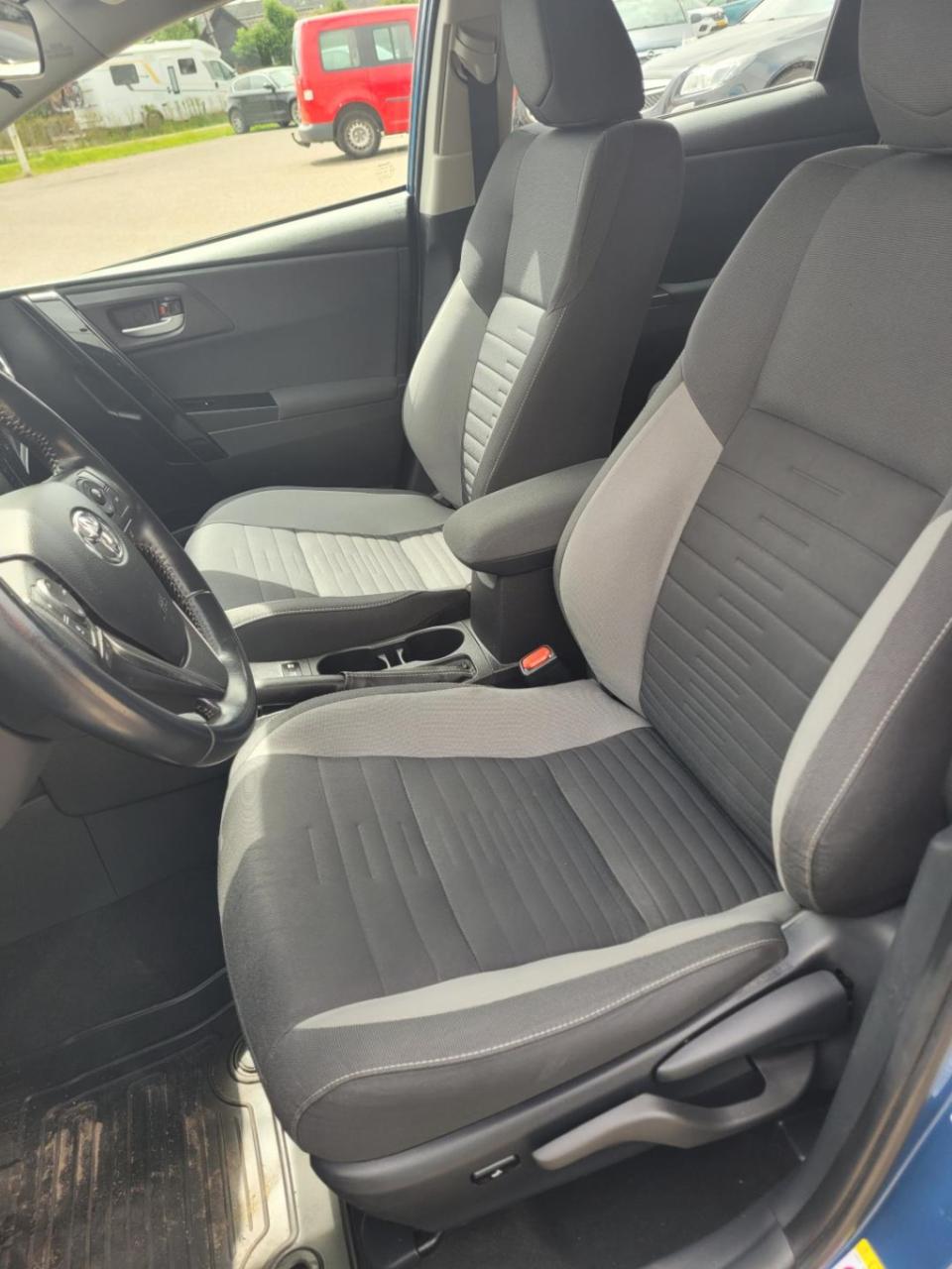 Toyota Auris 1.8 hybrid executive automaat