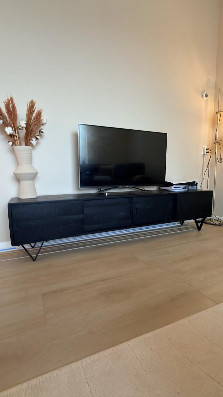 Mangohouten tv meubel
