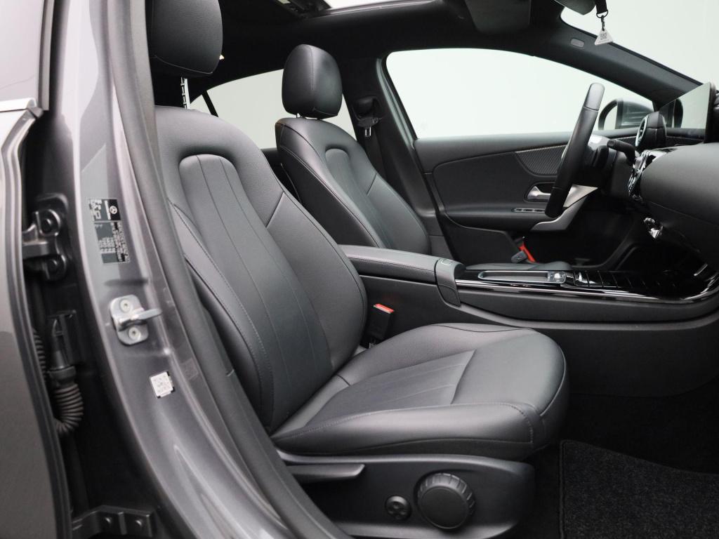 Mercedes-Benz A-Klasse 180 business line | automaat | panorama dak | leder 