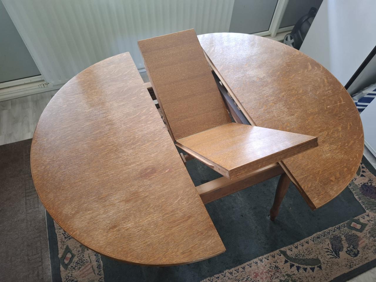 GRATIS RONDE UITSCHUIFBARE EETTAFEL