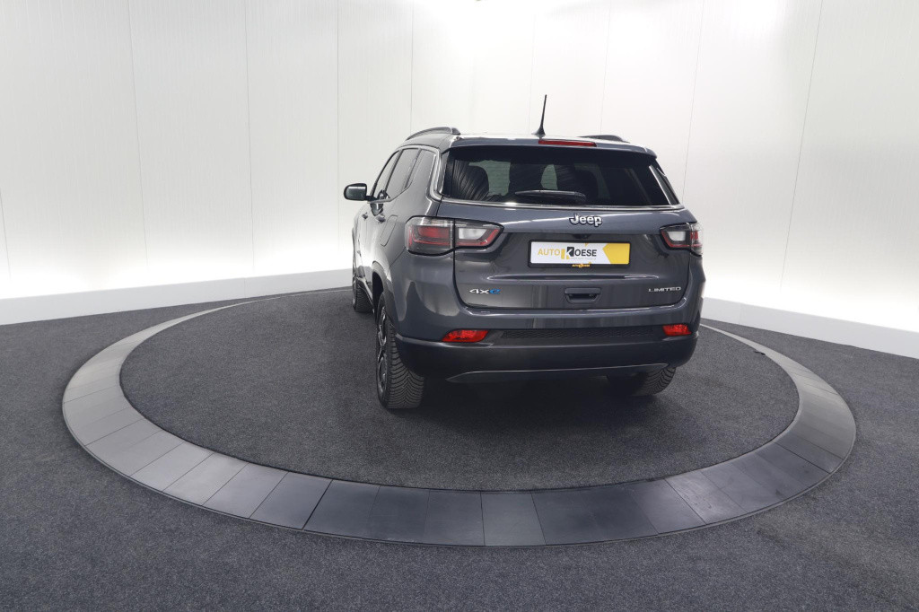 Jeep Compass 4xe 190 plug-in hybrid electric night eagle | camera | apple c