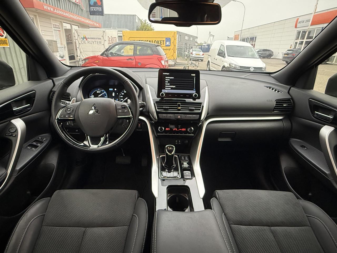 2024 Mitsubishi Eclipse Cross - 2.4 PHEV Intense+ 6475KM!