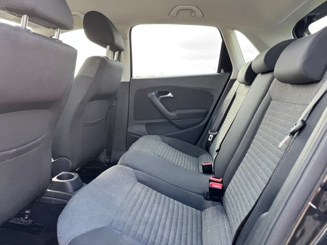 Volkswagen Polo 1.4 • Benzine • 2010 • 123.000 km • Zwart • APK 02-2026