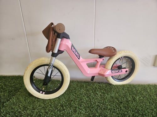 BERG Biky Retro Pink - showroom uitverkoop