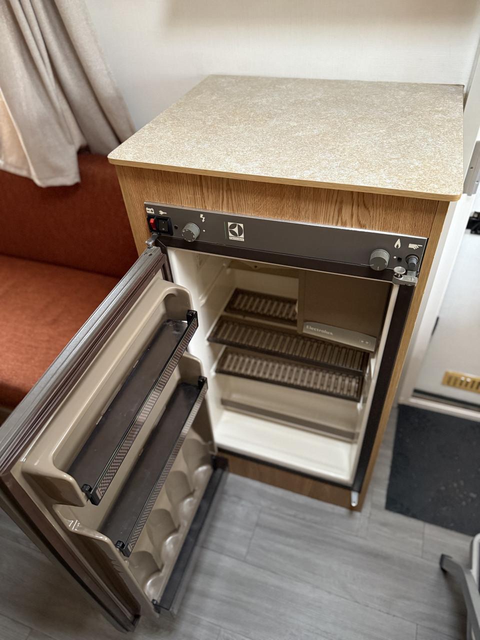 Kip Greyline KG 40 EK inclusief voortent