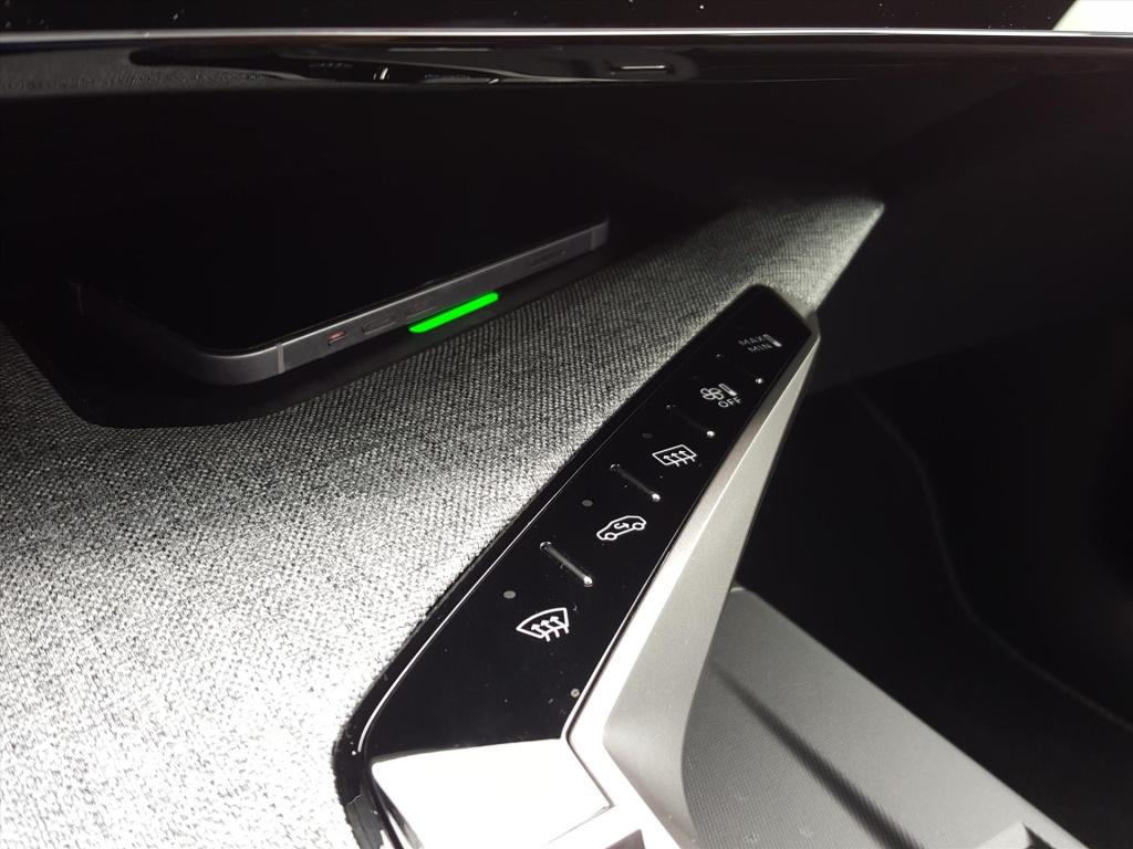 Peugeot E-3008 ev 73 kwh 210pk gt avantage apple carplay & android auto | n