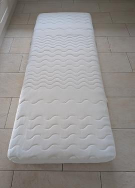 Schoon matras 80 x 200 x 16 (in goede staat )