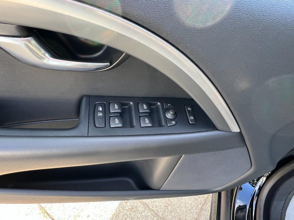 Volvo V70 1.6 d2 kinetic, trekhaak, navi, parkeersensoren enz...