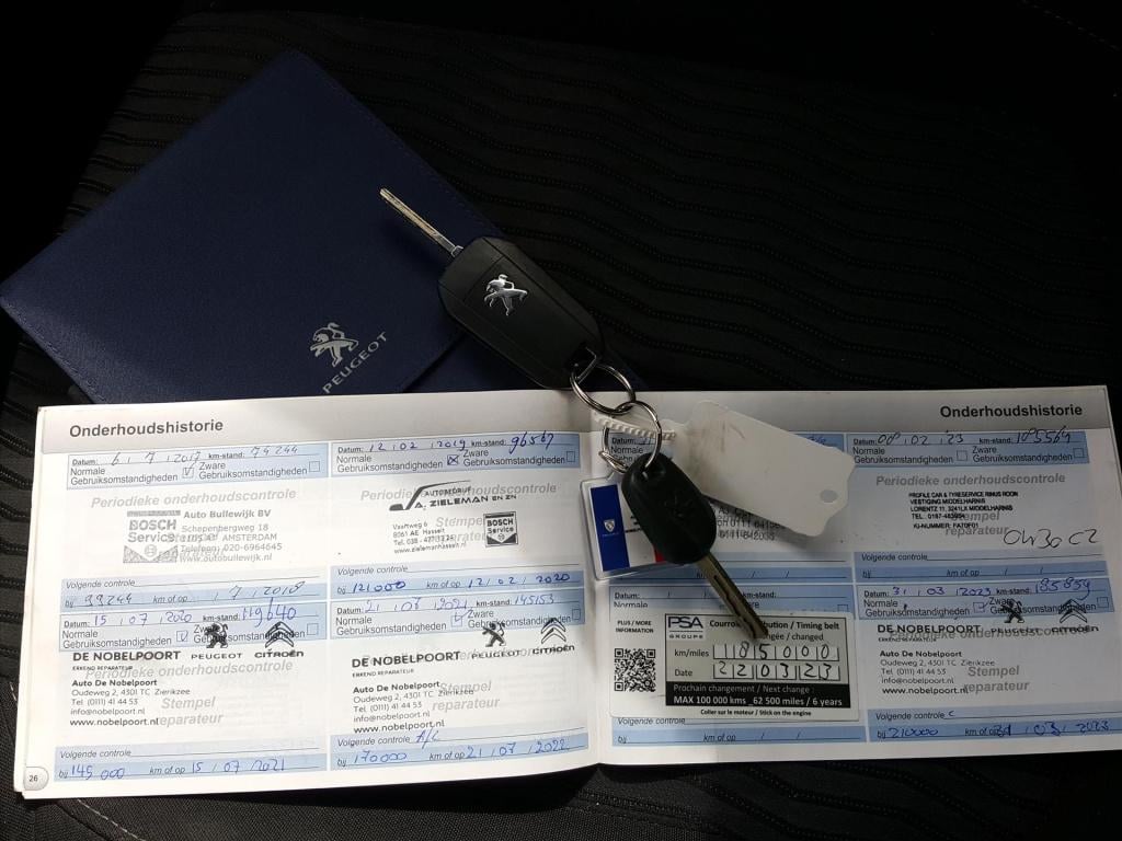 Peugeot 308 sw blue l. 1.2pt-110pk navigatie | trekhaak | cruise control | 