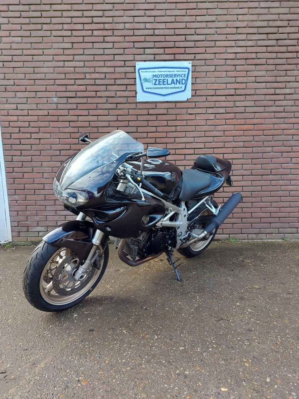 Suzuki TL1000S (Old school superbike)