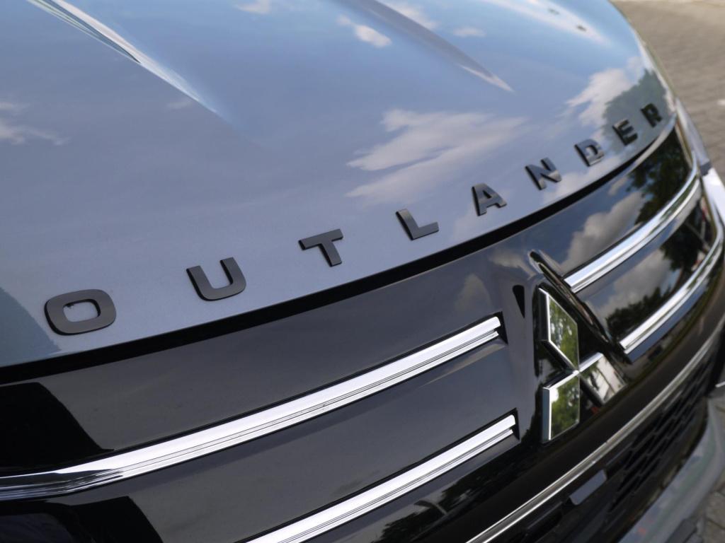 Mitsubishi Outlander 2.4 phev instyle+