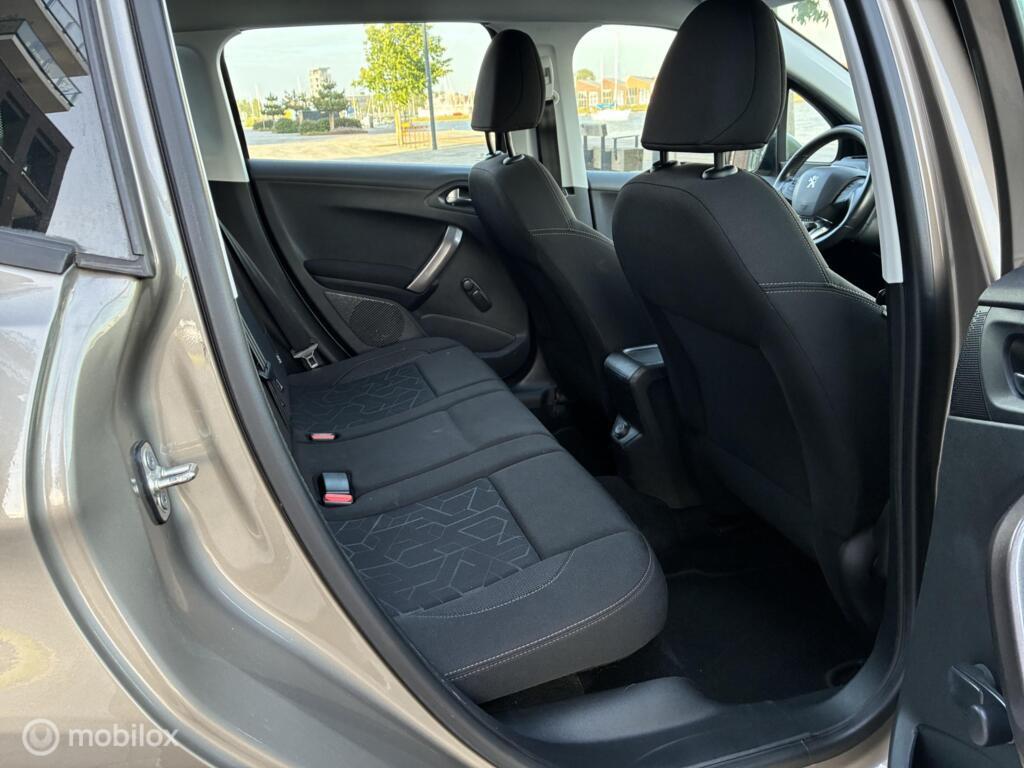 Peugeot 2008 1.2 PureTech Allure Airco km99.689 Nap BJ2015