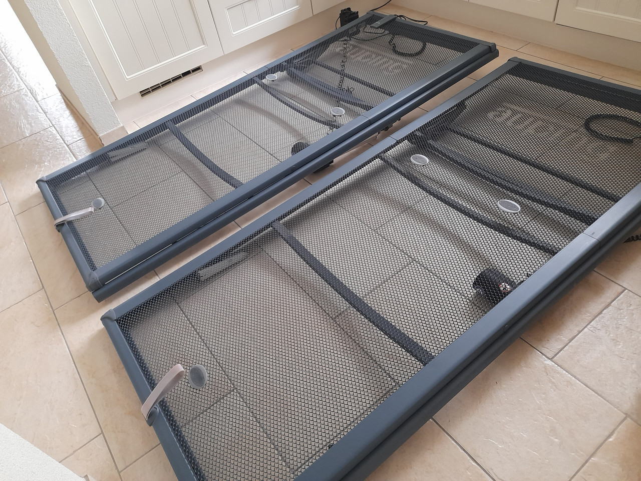 2 Elektrisch verstelbare Auping spiraal bodems ( 90 x 200 ) in goede staat!