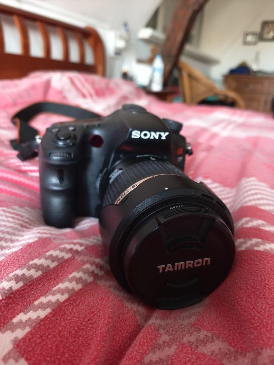 Te koop aangeboden Sony A77 Spiegelreflex Camera.