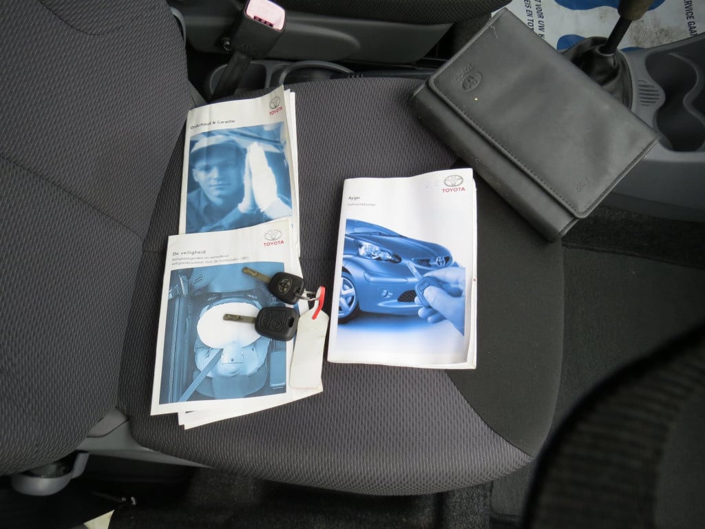 Toyota Aygo 1.0-12v sport