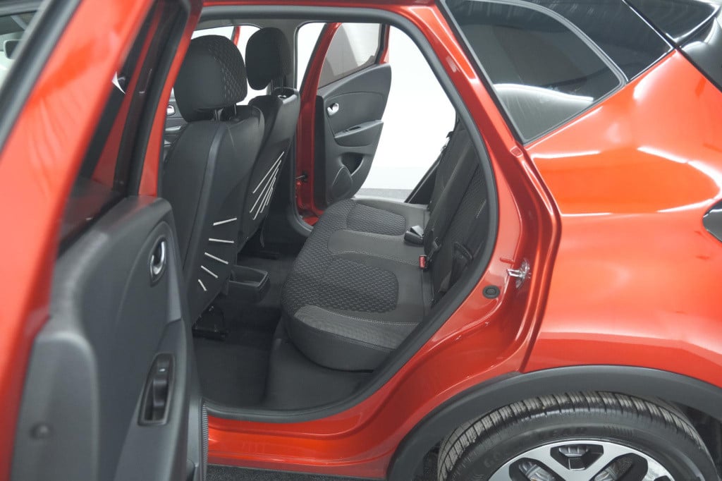 Renault Captur tce 120 edc intens | trekhaak | camera | navigatie | parkeer