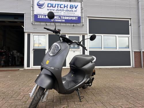 E-scooter Yadea C-umi