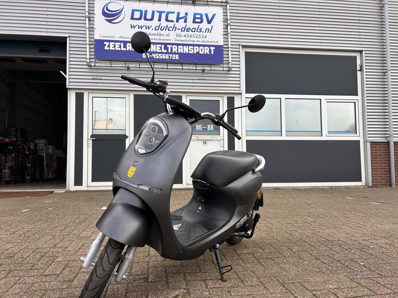 E-scooter Yadea C-umi