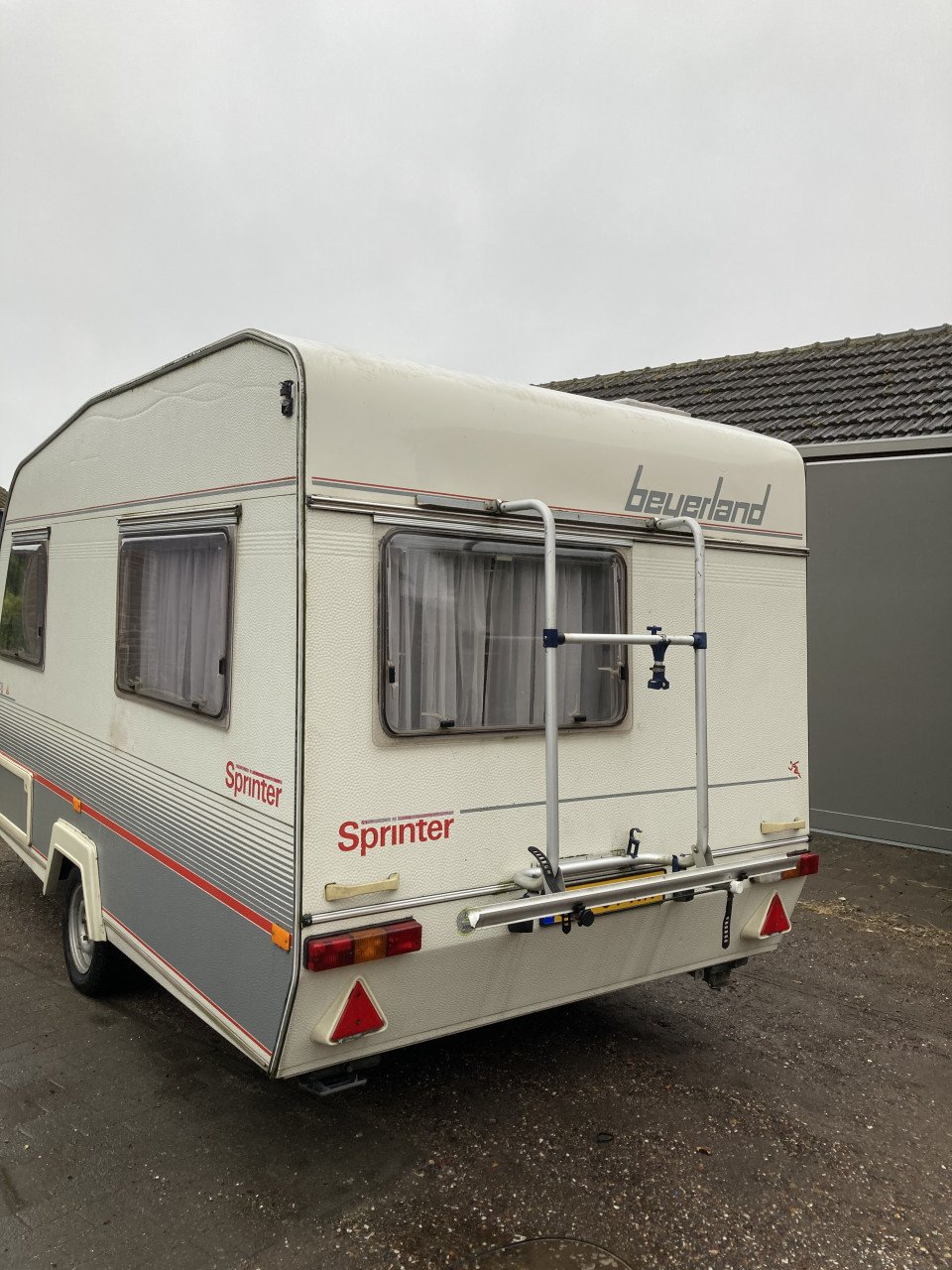 Caravans Beyerland Sprinter en Sterckeman Fjord met voortent en sani!!