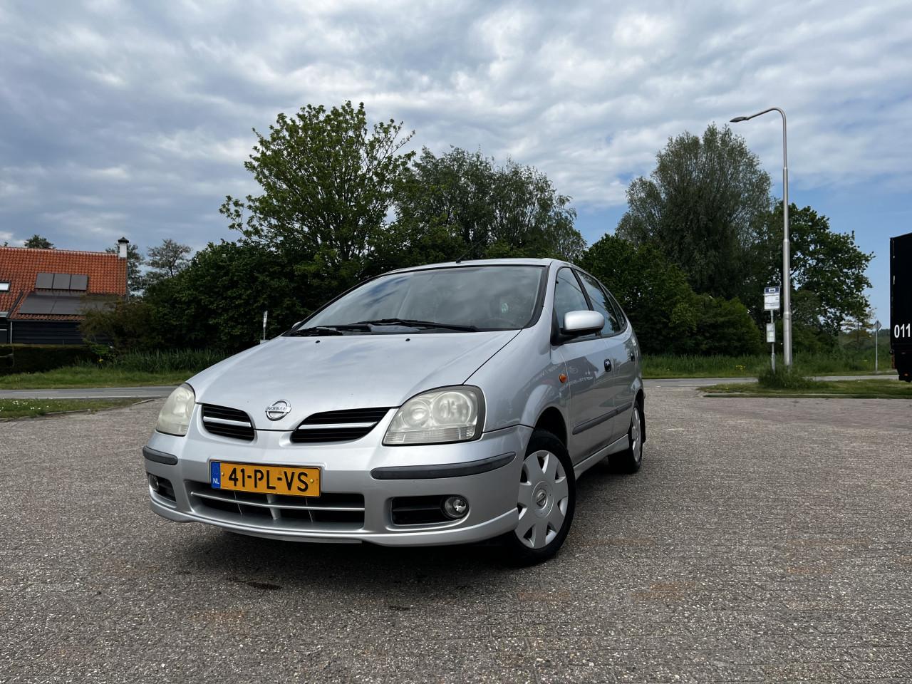 Nissan Almera Tino