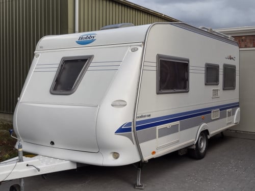 Caravan Hobby Excellent Easy Bouwjaar 2005. In prima staat netjes onderhoud