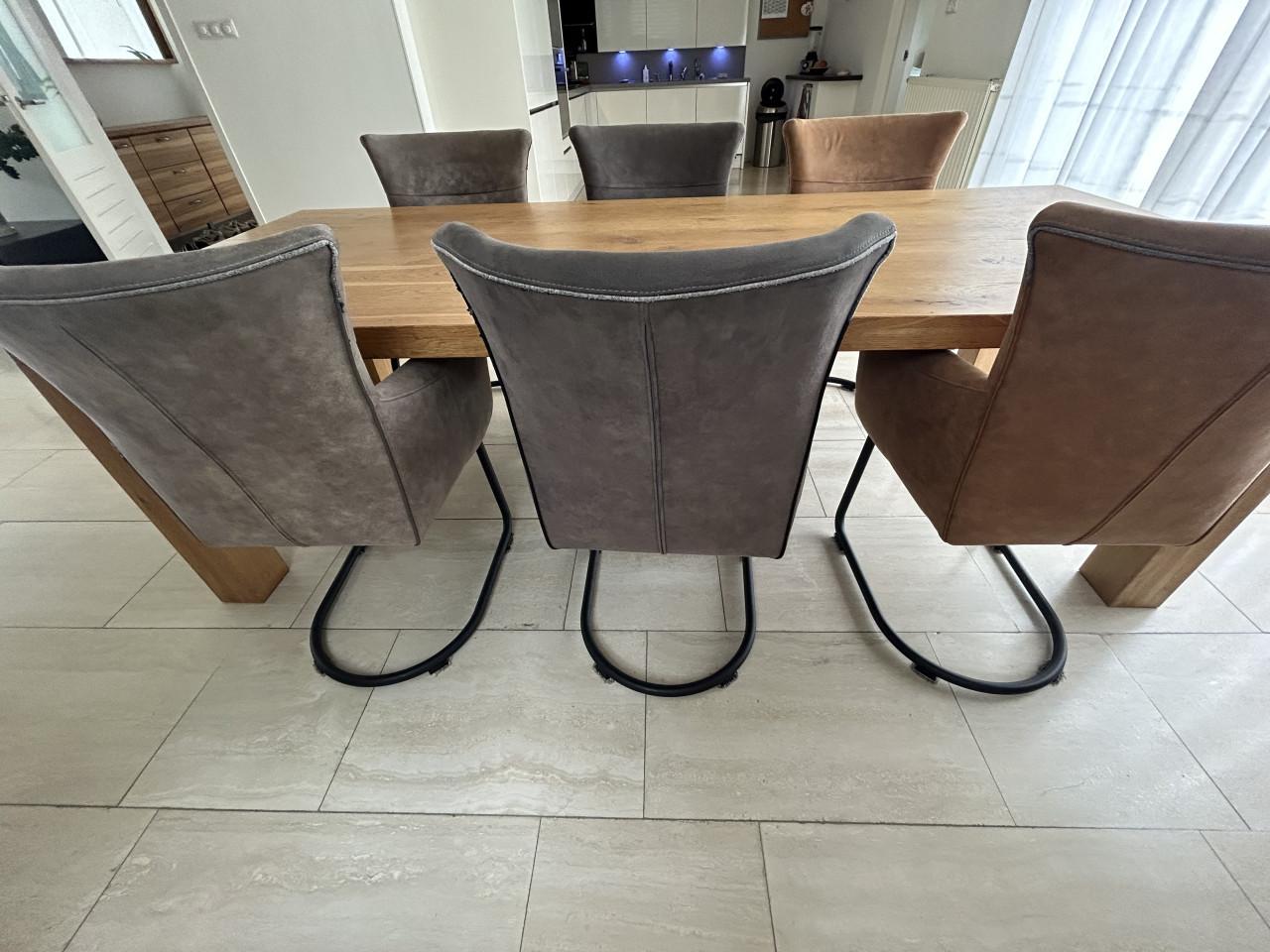 Eetkamertafel