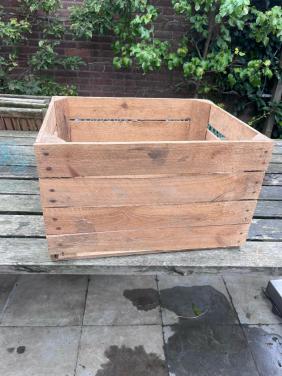 Fruitkistjes 5 stuks. €7,50 per stuk