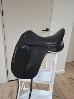 Kent en masters zadel 17 inch dressuur