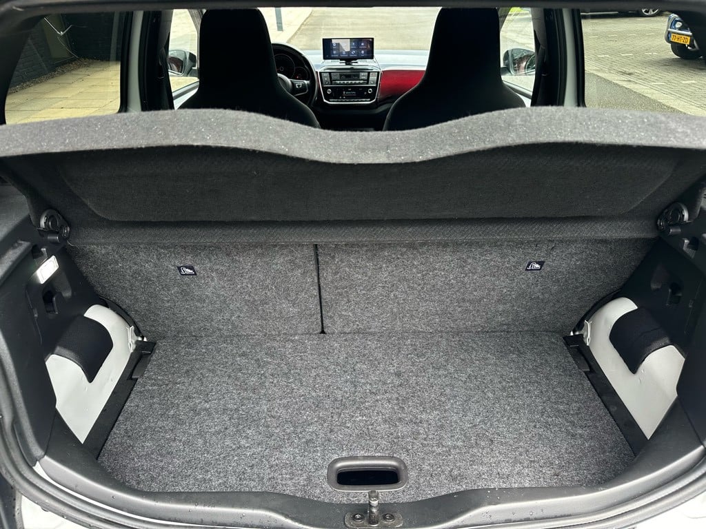 Volkswagen UP! gti // carplay // android auto //