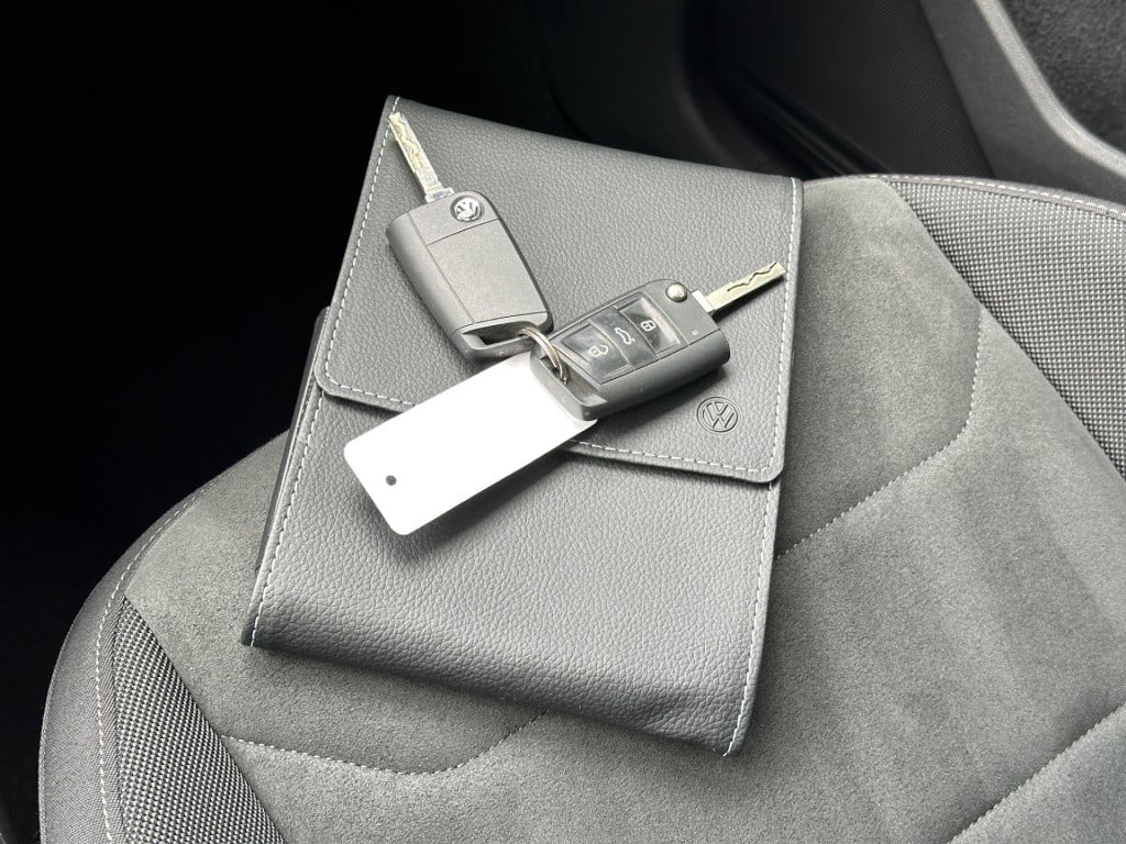 Volkswagen Tiguan 1.5 tsi act 150pk r-line | virtual cockpit | camera | erg