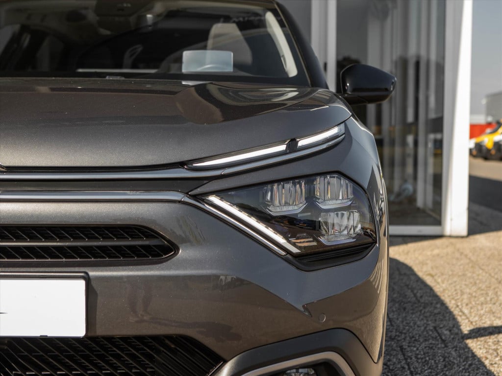 Citroen C4 1.2 puretech 130pk shine | panoramadak | hud | camera | navigati