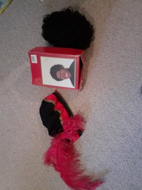 Rood pietenpak met accessoires