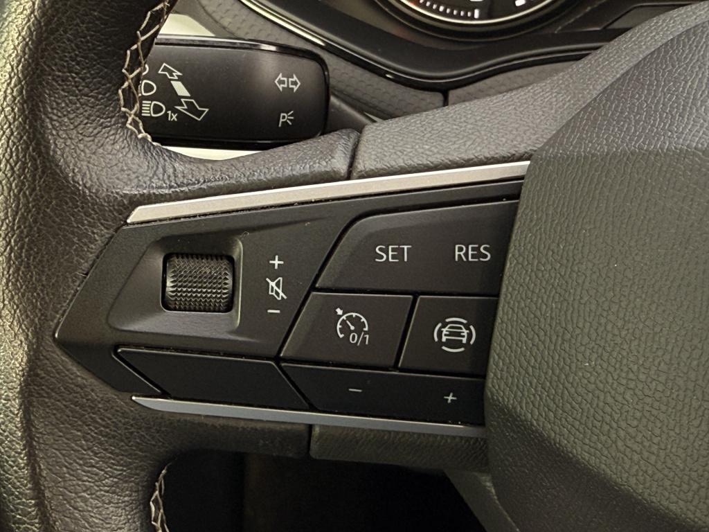 Seat Ibiza 1.0 ecotsi | cruise | stoelverwarming | apple carplay | front/la