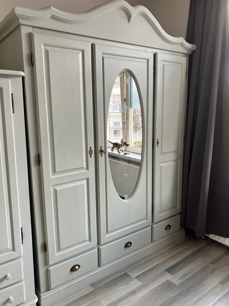 Brocante kledingkast