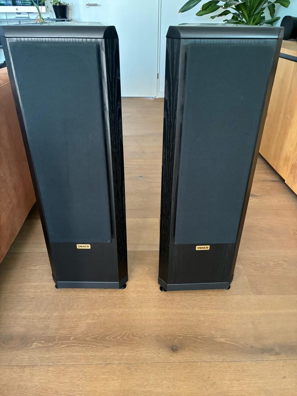 Tannoy Definition D500 speakers Black Ash met grilles