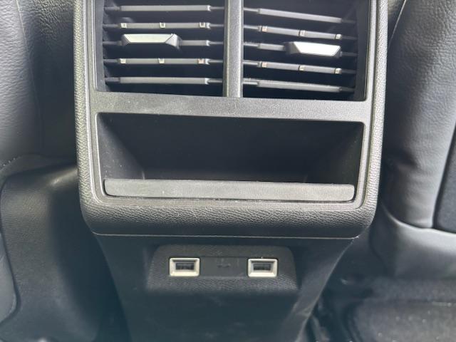 Ds Ds 7 crossback 1.6 puretech 180pk aut performance line beige integraal l