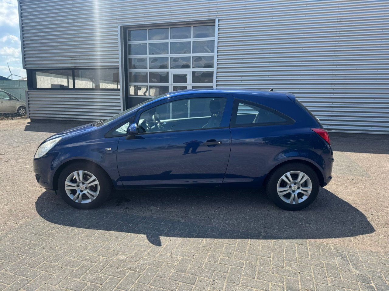 Opel corsa 2009  1750 euro