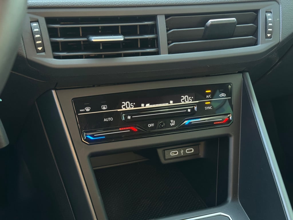 Volkswagen Taigo 1.0 tsi r-line * panoramadak * carplay * acc * clima
