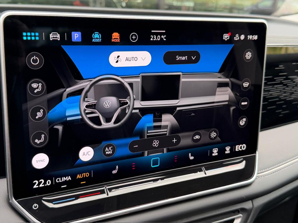 Volkswagen Tiguan 1.5 ehybrid elegance 204pk | trekhaak | 20 inch | 360 cam
