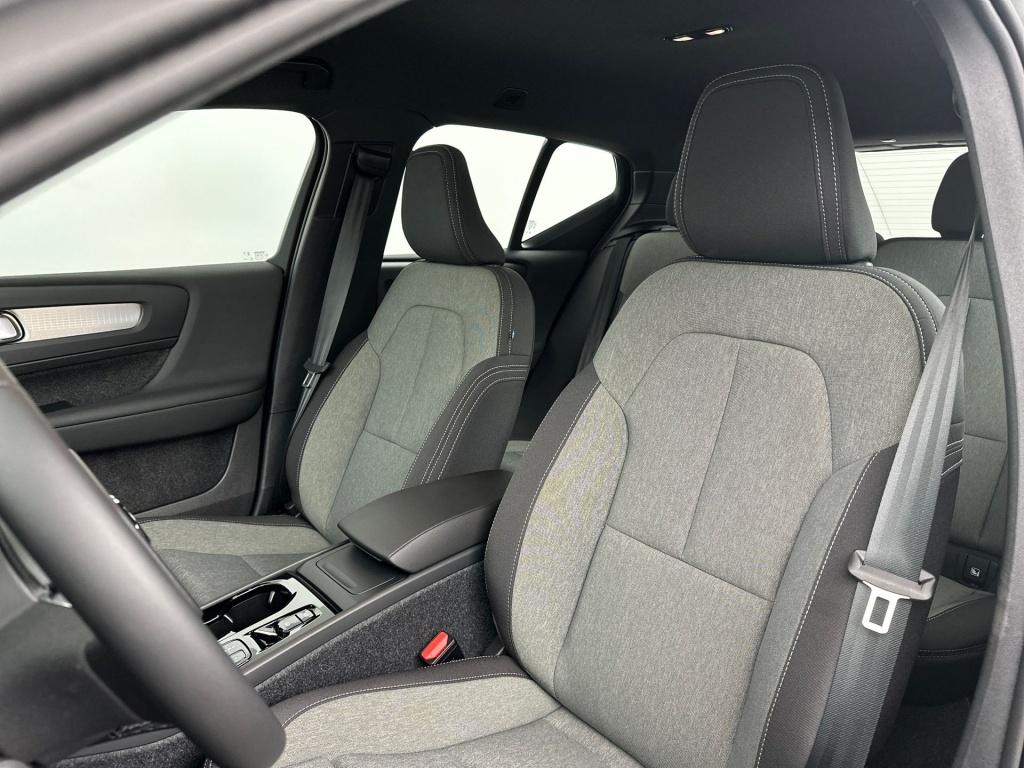 Volvo XC40 b4 gt plus dark