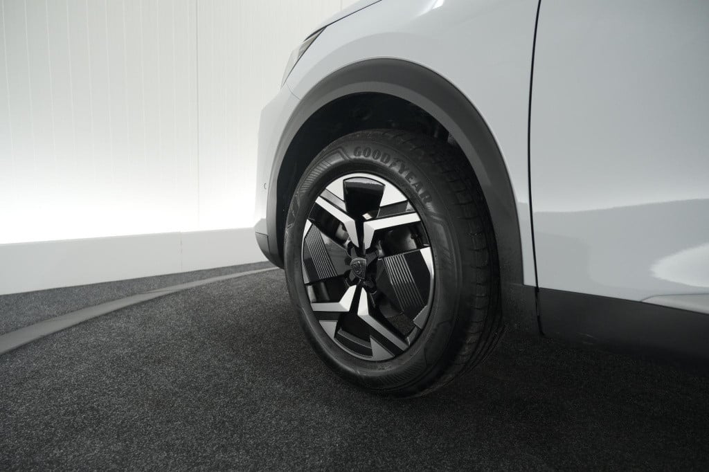 Peugeot 2008 puretech 130 eat8 gt | 360 camera | stoelmassage | adaptieve c