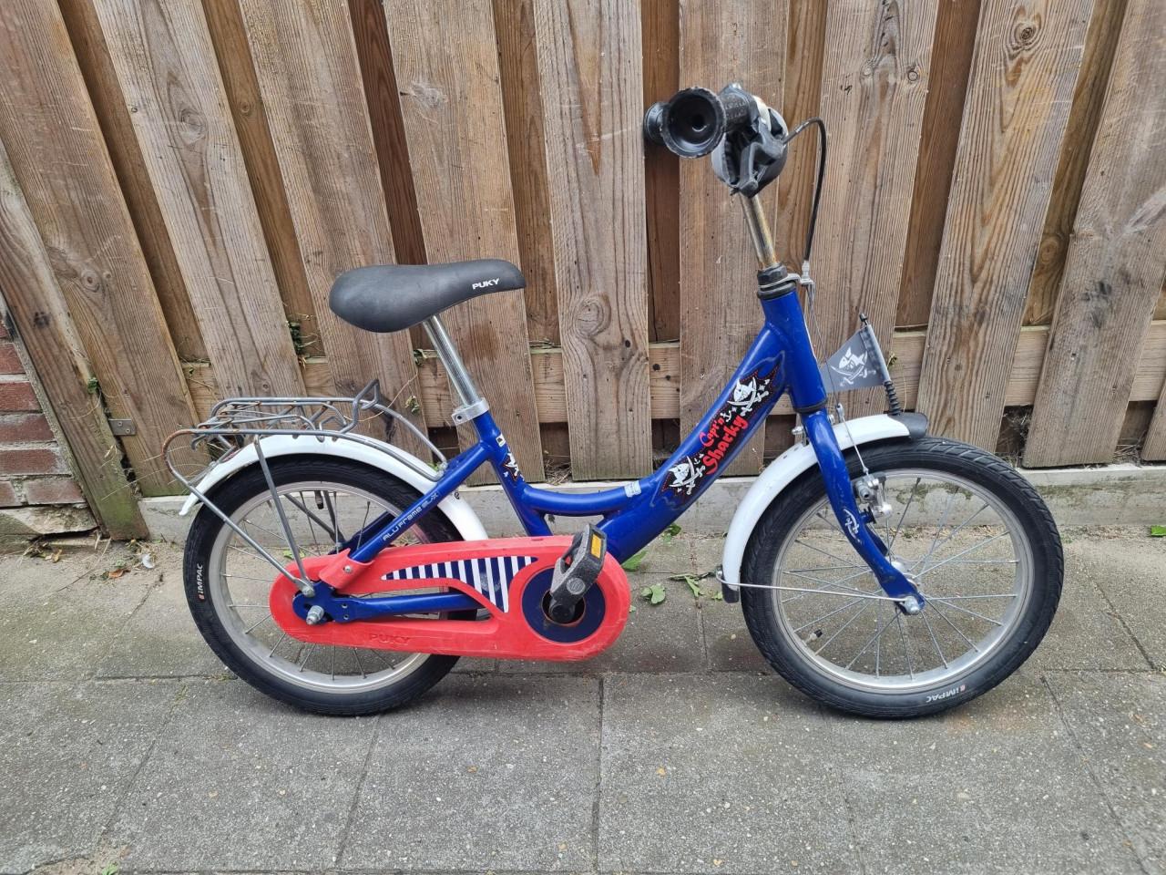 Jongensfietsje  16 inch PUKY made in Germany " Captain Sharkey "