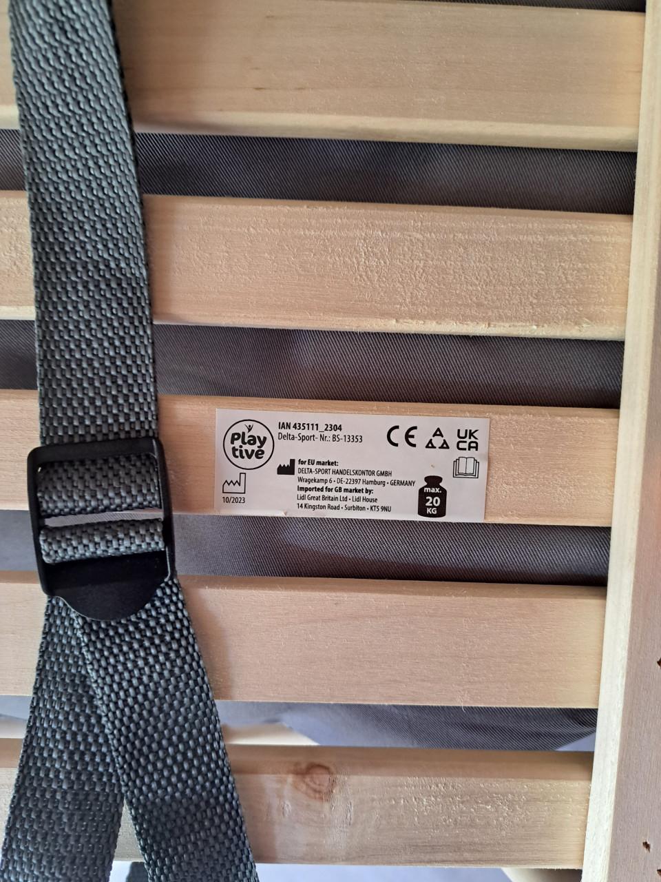 Mooie houten baby- en peuterschommel