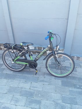 Te koop een mooie loekie booster jongens fietsje
