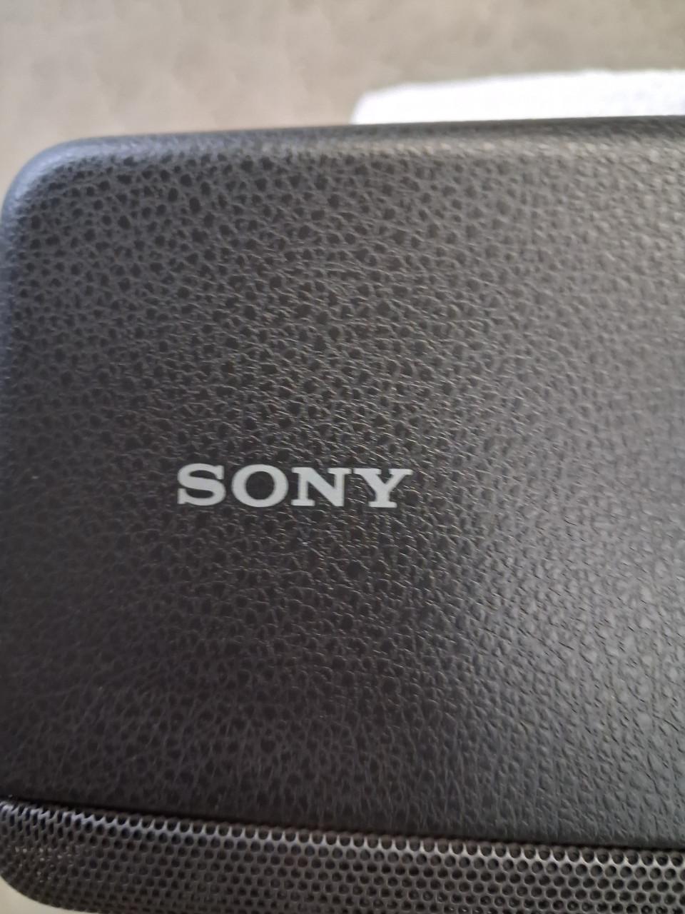 Party Speaker en een Soundbar.