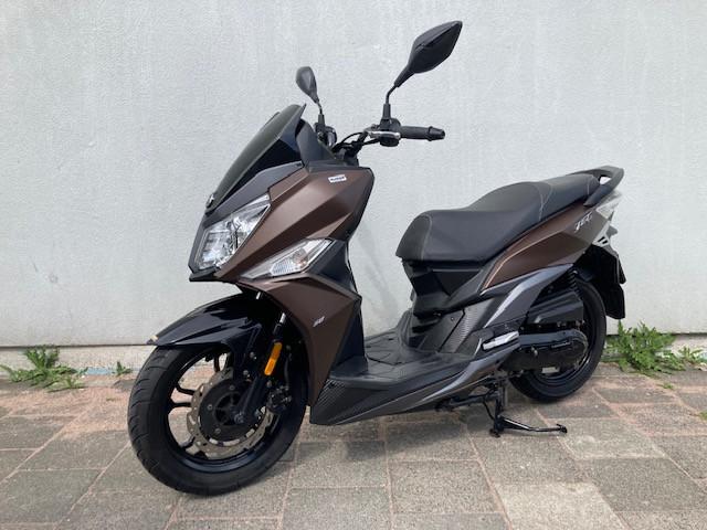 ZEER MOOIE SYM JET 14 SNOR SCOOTER EURO4 BOUWJAAR 2020