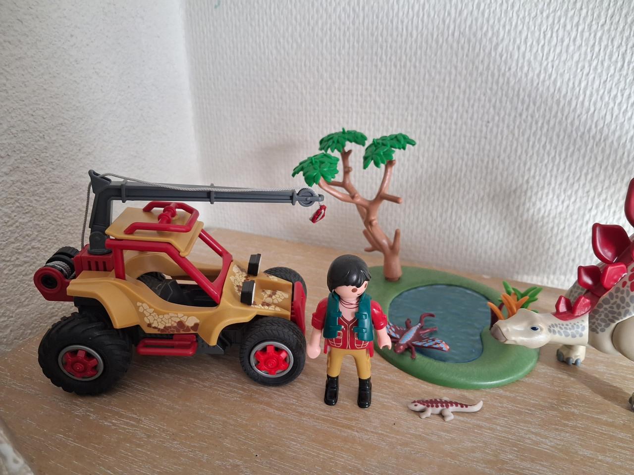 Playmobil explorersvoertuig met stegosaurus setnr 9432