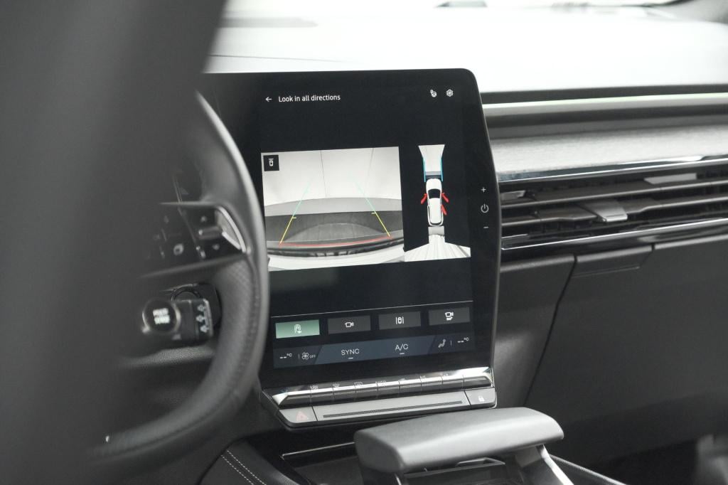 Renault Austral 1.2 e-tech full hybrid 200 techno | 360 camera | panoramada